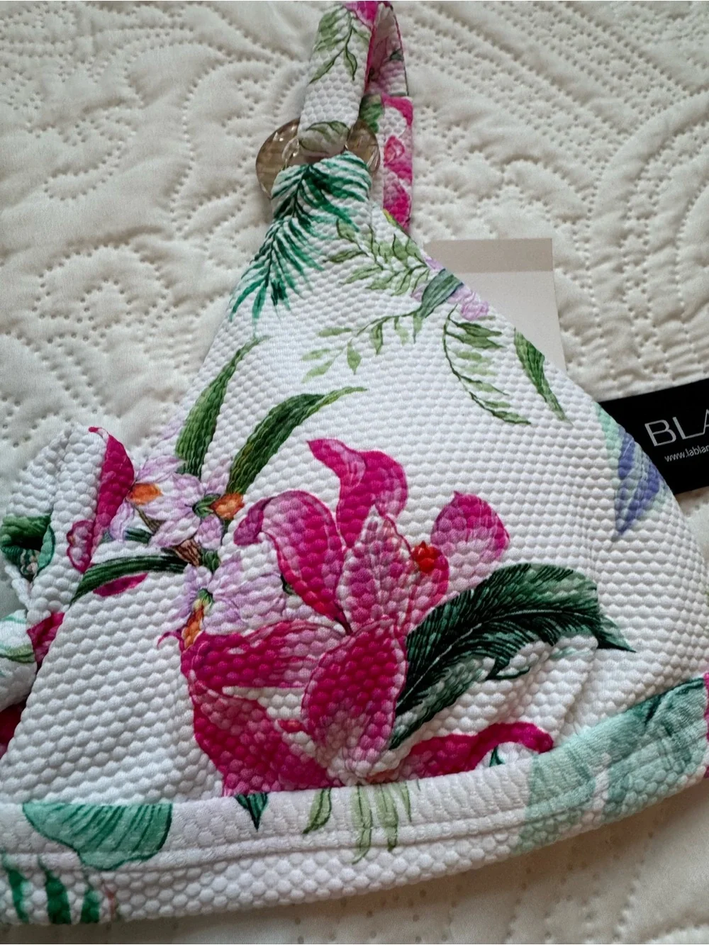 NWT La Blanca Textured Floral Bikini Top